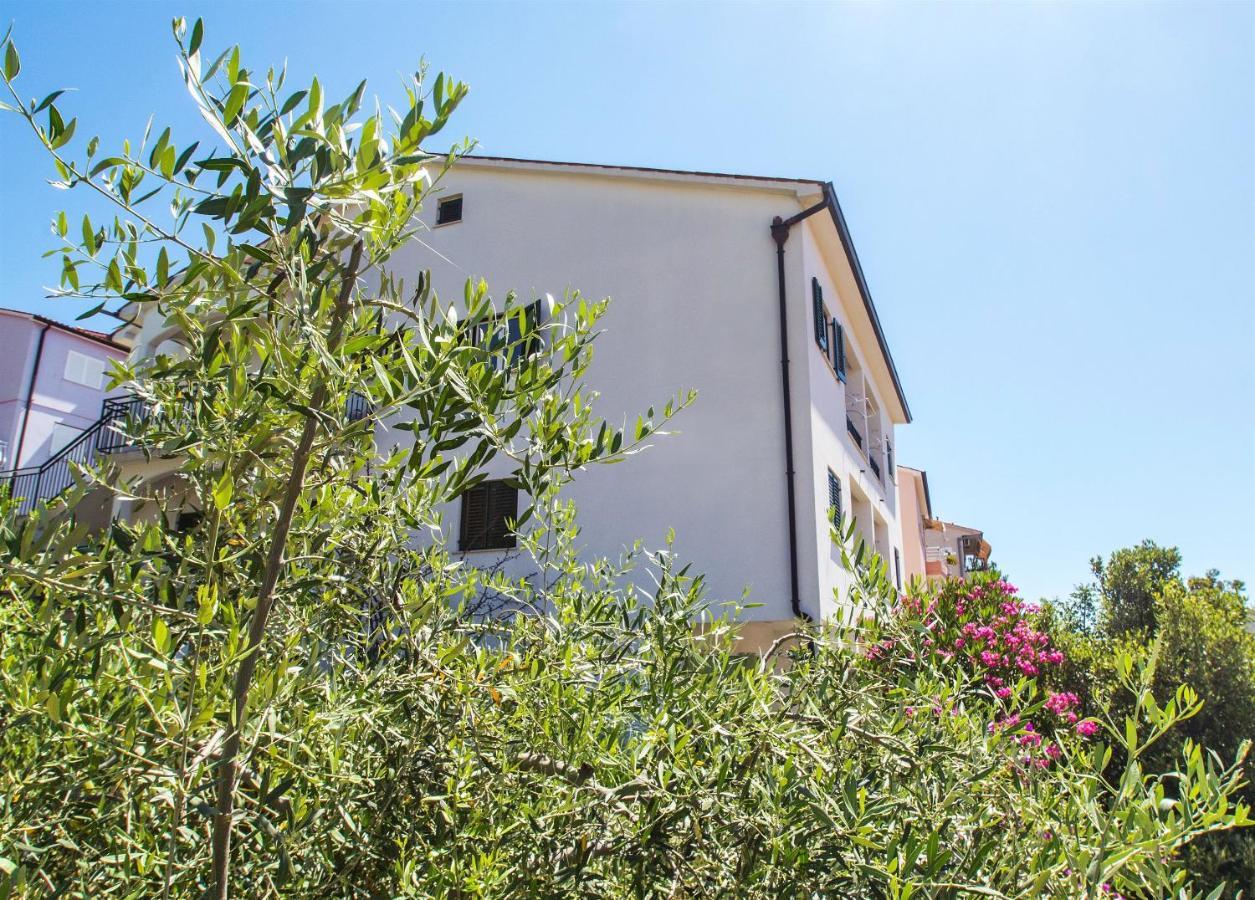 Apartments Olea 拉巴克 外观 照片